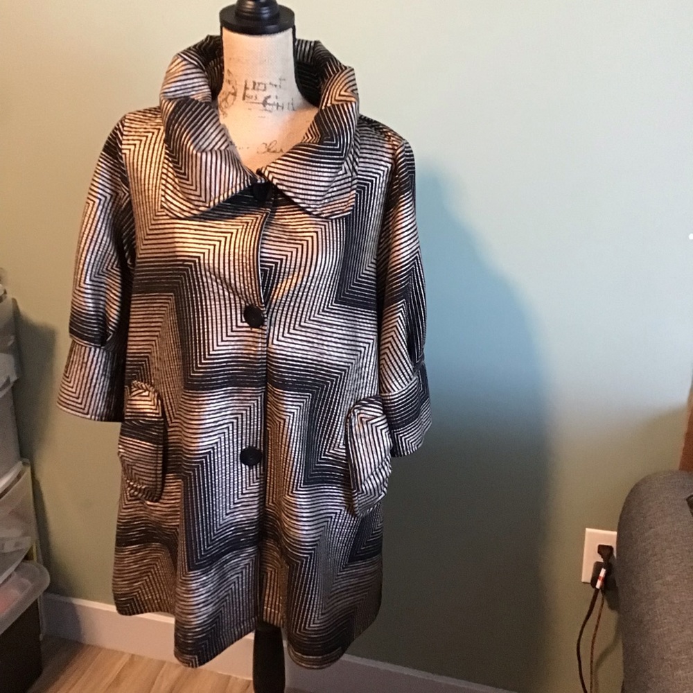 DAMEE INC. TWO-TONE SOUTACHE JACKET SIZE M, COLOR-GOLD, BLACK PREOWNED